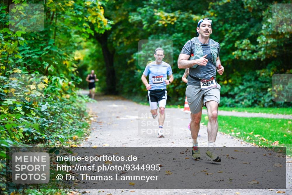 12.10.2025 - Bramfelder Halbmarathon 2025 Dr. Thomas Lammeyer http://msf.ph/oto/9344995 12.10.2025 10:13:32 Laufen 2984, 2954 meine-sportfotos.de
