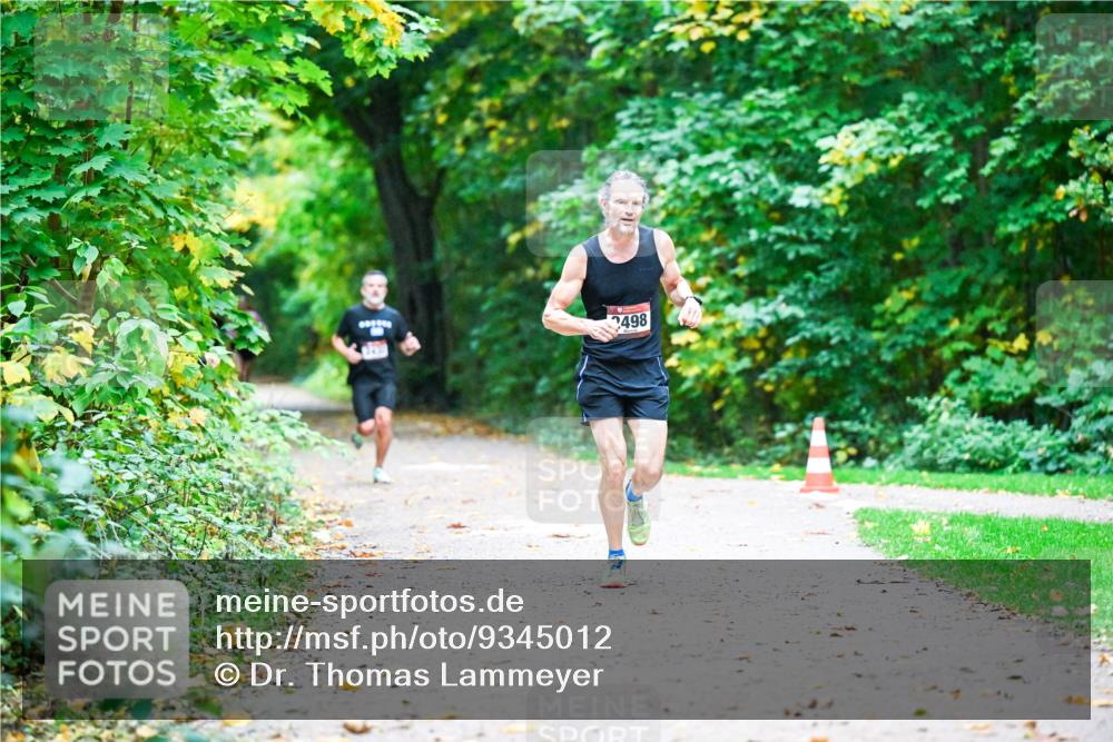 12.10.2025 - Bramfelder Halbmarathon 2025 Dr. Thomas Lammeyer http://msf.ph/oto/9345012 12.10.2025 10:13:40 Laufen 2498 meine-sportfotos.de