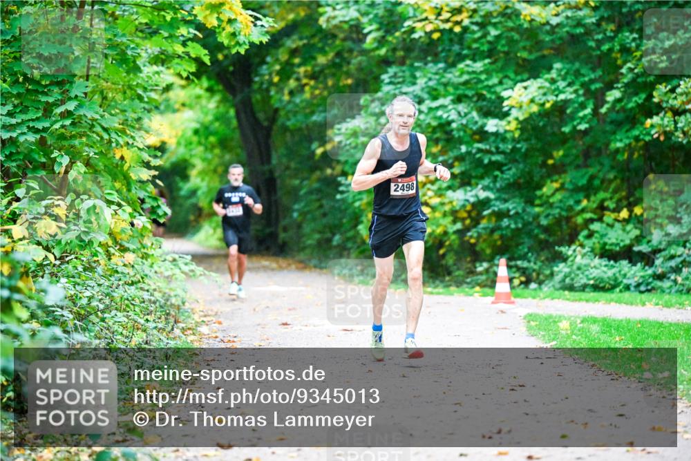 12.10.2025 - Bramfelder Halbmarathon 2025 Dr. Thomas Lammeyer http://msf.ph/oto/9345013 12.10.2025 10:13:40 Laufen 2498 meine-sportfotos.de