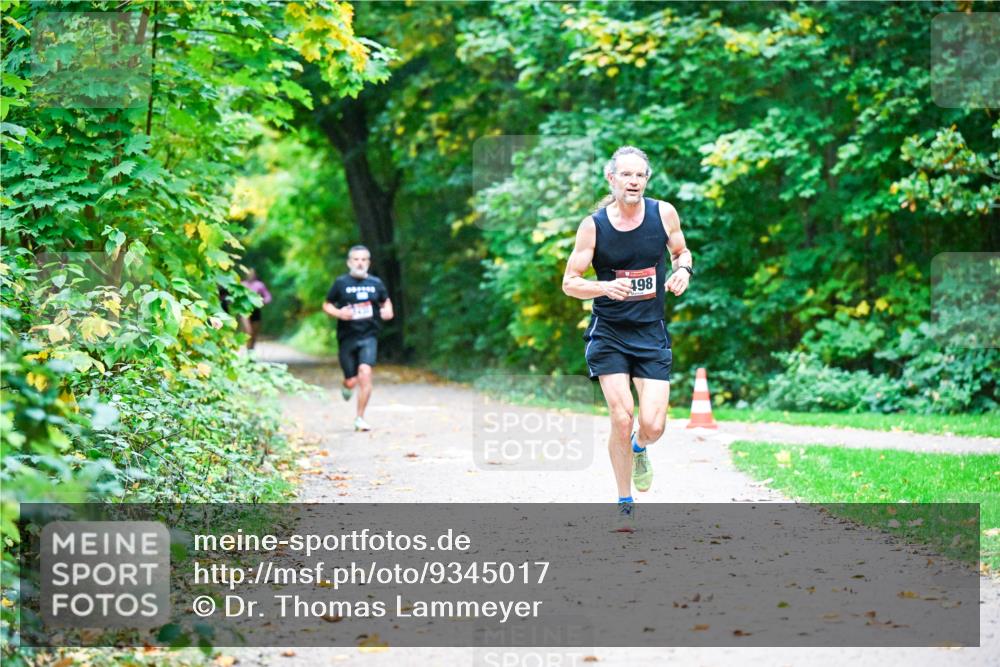 12.10.2025 - Bramfelder Halbmarathon 2025 Dr. Thomas Lammeyer http://msf.ph/oto/9345017 12.10.2025 10:13:40 Laufen 498 meine-sportfotos.de