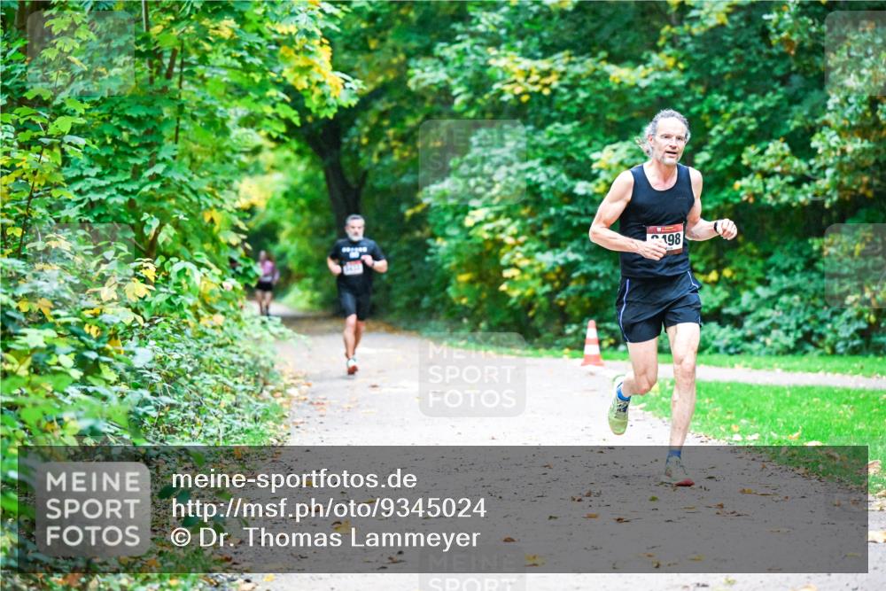 12.10.2025 - Bramfelder Halbmarathon 2025 Dr. Thomas Lammeyer http://msf.ph/oto/9345024 12.10.2025 10:13:41 Laufen 198 meine-sportfotos.de
