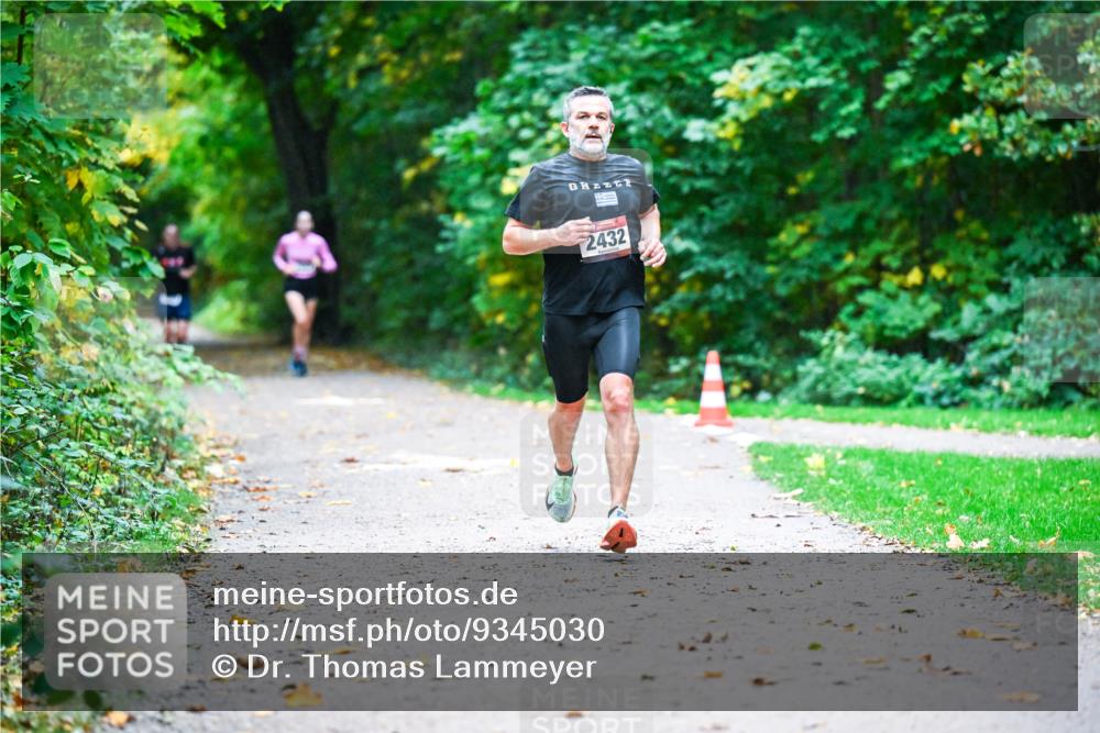12.10.2025 - Bramfelder Halbmarathon 2025 Dr. Thomas Lammeyer http://msf.ph/oto/9345030 12.10.2025 10:13:44 Laufen 2432 meine-sportfotos.de