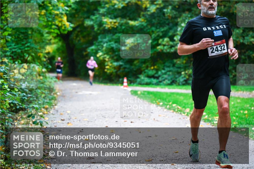 12.10.2025 - Bramfelder Halbmarathon 2025 Dr. Thomas Lammeyer http://msf.ph/oto/9345051 12.10.2025 10:13:47 Laufen 2432 meine-sportfotos.de