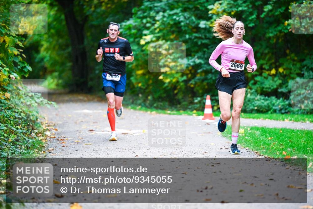 12.10.2025 - Bramfelder Halbmarathon 2025 Dr. Thomas Lammeyer http://msf.ph/oto/9345055 12.10.2025 10:13:52 Laufen 2659, 2669 meine-sportfotos.de