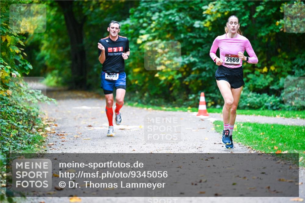 12.10.2025 - Bramfelder Halbmarathon 2025 Dr. Thomas Lammeyer http://msf.ph/oto/9345056 12.10.2025 10:13:52 Laufen 2669, 2639 meine-sportfotos.de