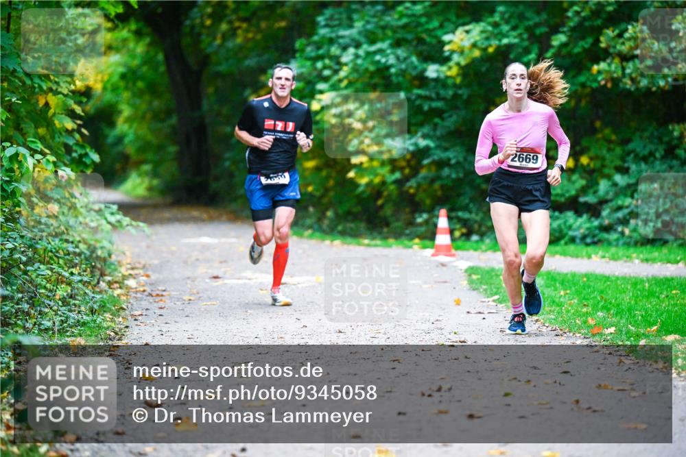 12.10.2025 - Bramfelder Halbmarathon 2025 Dr. Thomas Lammeyer http://msf.ph/oto/9345058 12.10.2025 10:13:52 Laufen 2669 meine-sportfotos.de
