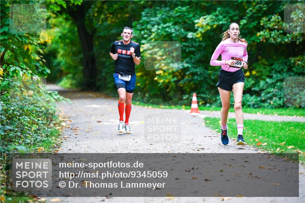 12.10.2025 - Bramfelder Halbmarathon 2025 Dr. Thomas Lammeyer http://msf.ph/oto/9345059 12.10.2025 10:13:53 Laufen 2659, 569 meine-sportfotos.de
