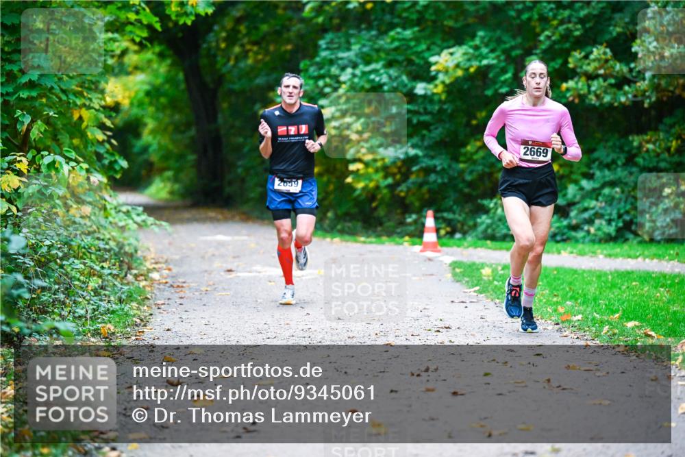 12.10.2025 - Bramfelder Halbmarathon 2025 Dr. Thomas Lammeyer http://msf.ph/oto/9345061 12.10.2025 10:13:53 Laufen 2659, 2669 meine-sportfotos.de