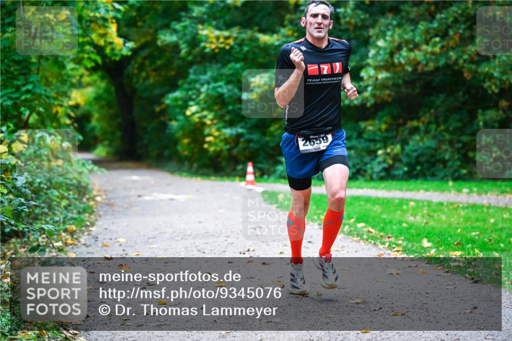 12.10.2025 - Bramfelder Halbmarathon 2025 Dr. Thomas Lammeyer http://msf.ph/oto/9345076 12.10.2025 10:13:56 Laufen 2659, 8 meine-sportfotos.de