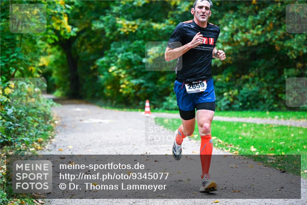 12.10.2025 - Bramfelder Halbmarathon 2025 Dr. Thomas Lammeyer http://msf.ph/oto/9345077 12.10.2025 10:13:56 Laufen 2659, 86 meine-sportfotos.de