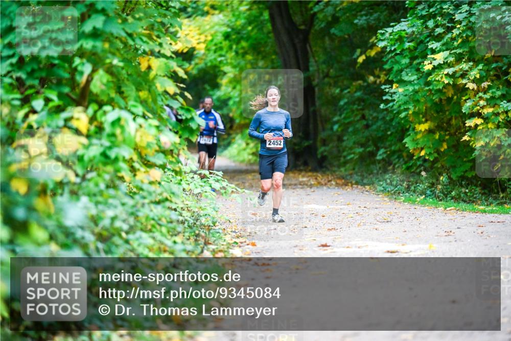 12.10.2025 - Bramfelder Halbmarathon 2025 Dr. Thomas Lammeyer http://msf.ph/oto/9345084 12.10.2025 10:14:15 Laufen 2452 meine-sportfotos.de