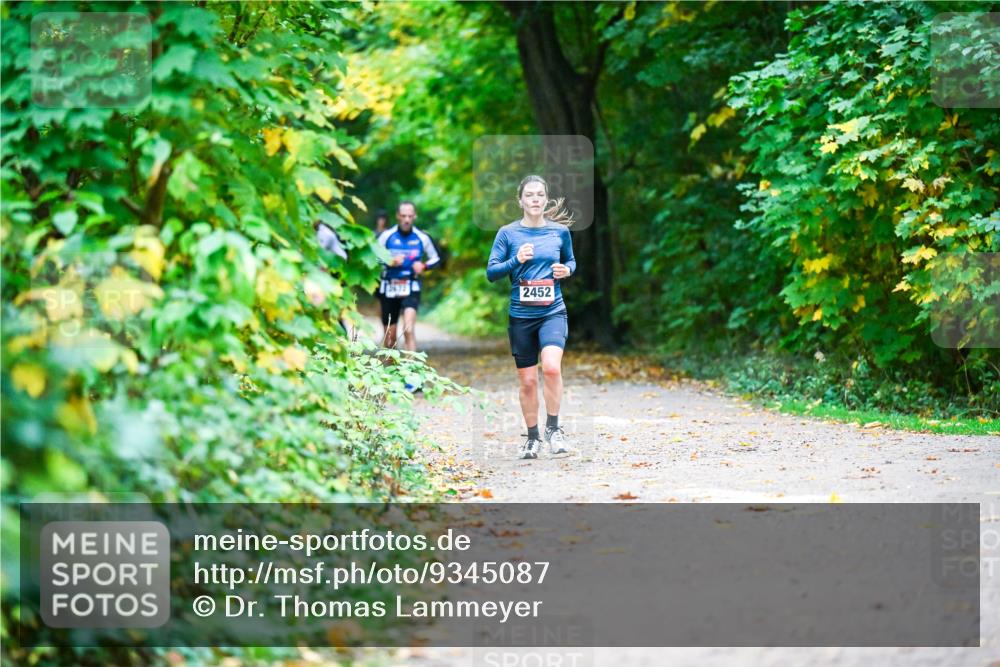 12.10.2025 - Bramfelder Halbmarathon 2025 Dr. Thomas Lammeyer http://msf.ph/oto/9345087 12.10.2025 10:14:15 Laufen 2452 meine-sportfotos.de