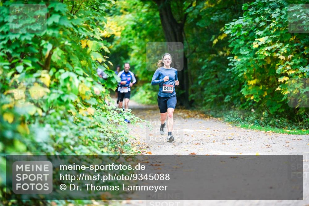 12.10.2025 - Bramfelder Halbmarathon 2025 Dr. Thomas Lammeyer http://msf.ph/oto/9345088 12.10.2025 10:14:15 Laufen 2452 meine-sportfotos.de