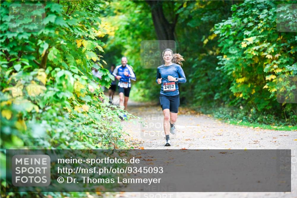 12.10.2025 - Bramfelder Halbmarathon 2025 Dr. Thomas Lammeyer http://msf.ph/oto/9345093 12.10.2025 10:14:16 Laufen 2452 meine-sportfotos.de