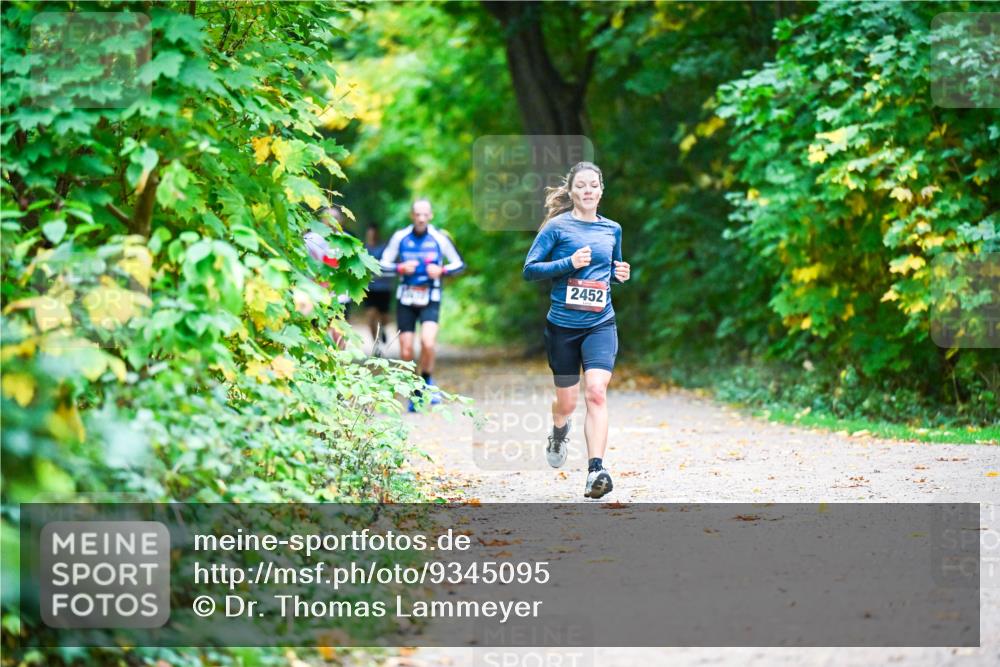 12.10.2025 - Bramfelder Halbmarathon 2025 Dr. Thomas Lammeyer http://msf.ph/oto/9345095 12.10.2025 10:14:17 Laufen 2452 meine-sportfotos.de