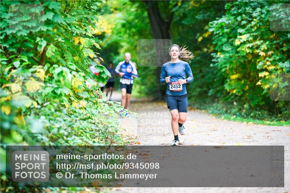 12.10.2025 - Bramfelder Halbmarathon 2025 Dr. Thomas Lammeyer http://msf.ph/oto/9345098 12.10.2025 10:14:17 Laufen 2452 meine-sportfotos.de
