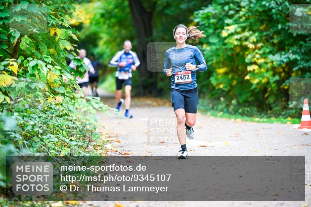 12.10.2025 - Bramfelder Halbmarathon 2025 Dr. Thomas Lammeyer http://msf.ph/oto/9345107 12.10.2025 10:14:18 Laufen 2452 meine-sportfotos.de