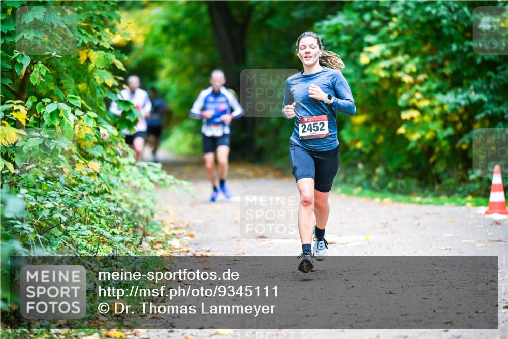 12.10.2025 - Bramfelder Halbmarathon 2025 Dr. Thomas Lammeyer http://msf.ph/oto/9345111 12.10.2025 10:14:19 Laufen 2452 meine-sportfotos.de