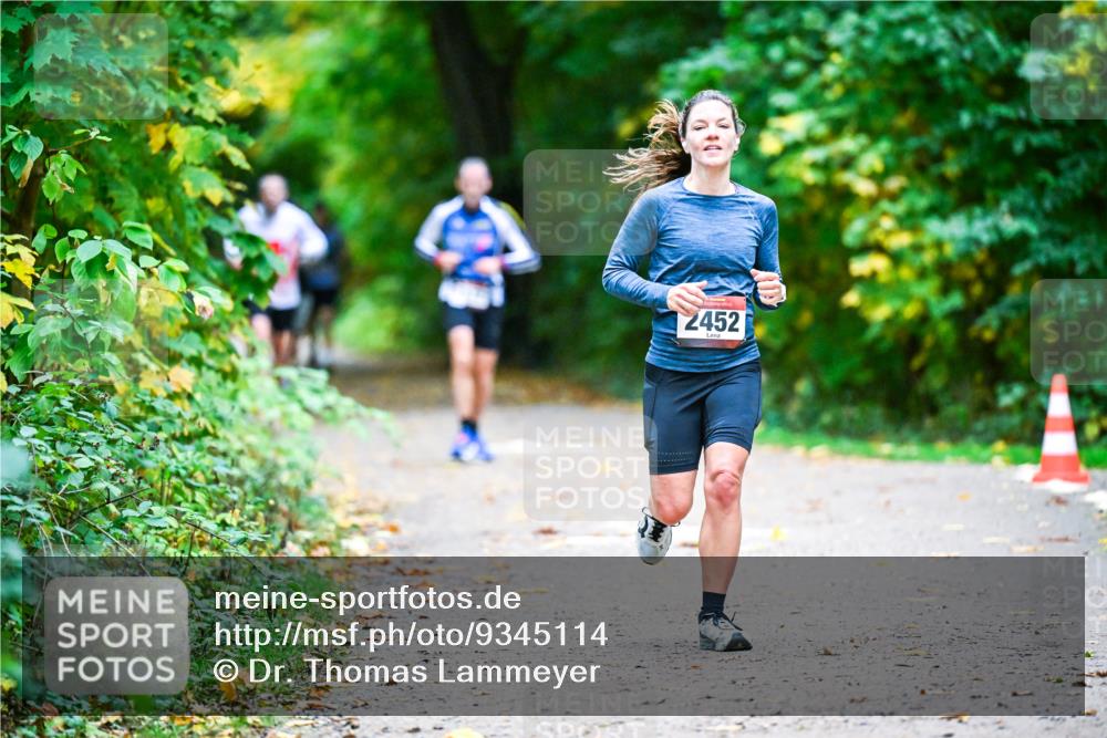 12.10.2025 - Bramfelder Halbmarathon 2025 Dr. Thomas Lammeyer http://msf.ph/oto/9345114 12.10.2025 10:14:19 Laufen 2452 meine-sportfotos.de
