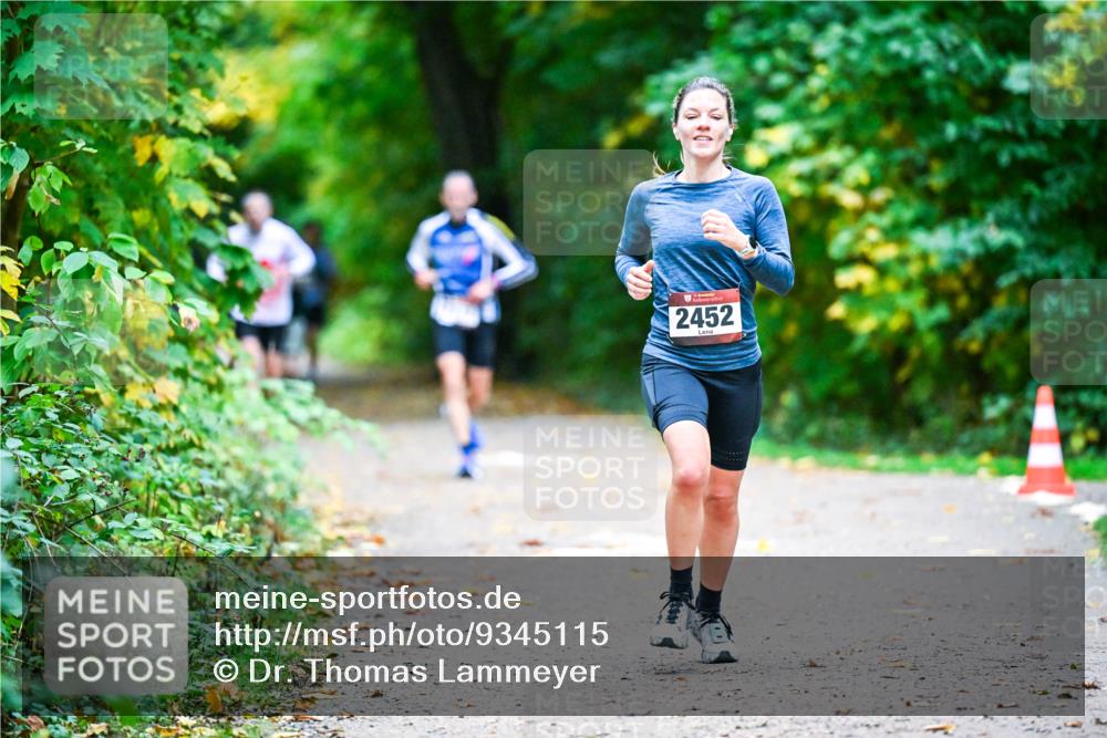 12.10.2025 - Bramfelder Halbmarathon 2025 Dr. Thomas Lammeyer http://msf.ph/oto/9345115 12.10.2025 10:14:19 Laufen 2452 meine-sportfotos.de