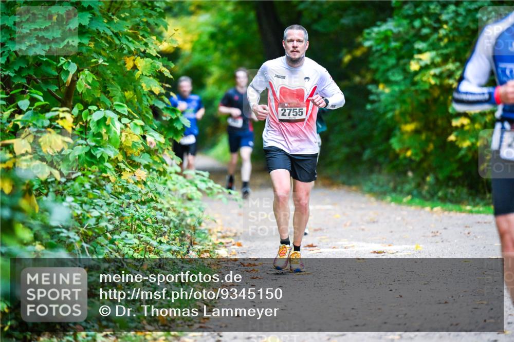 12.10.2025 - Bramfelder Halbmarathon 2025 Dr. Thomas Lammeyer http://msf.ph/oto/9345150 12.10.2025 10:14:26 Laufen 2755 meine-sportfotos.de