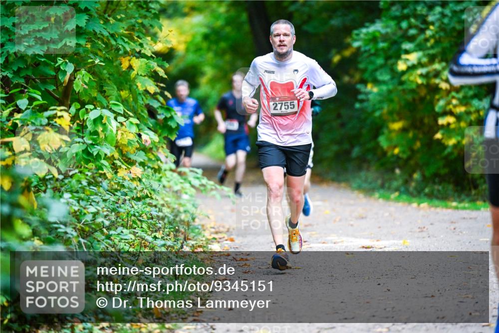 12.10.2025 - Bramfelder Halbmarathon 2025 Dr. Thomas Lammeyer http://msf.ph/oto/9345151 12.10.2025 10:14:26 Laufen 2755 meine-sportfotos.de