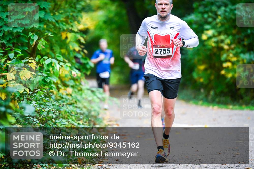 12.10.2025 - Bramfelder Halbmarathon 2025 Dr. Thomas Lammeyer http://msf.ph/oto/9345162 12.10.2025 10:14:27 Laufen 2755 meine-sportfotos.de