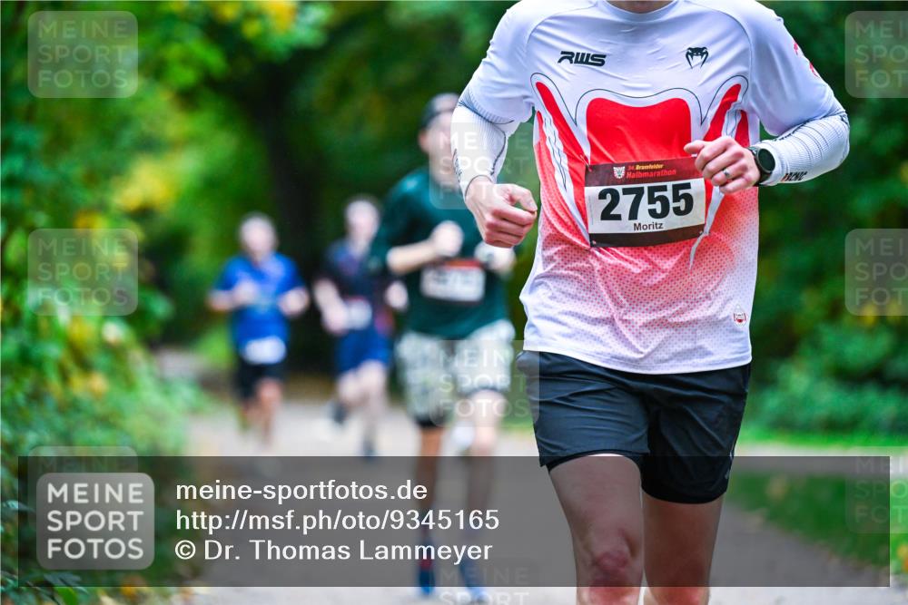 12.10.2025 - Bramfelder Halbmarathon 2025 Dr. Thomas Lammeyer http://msf.ph/oto/9345165 12.10.2025 10:14:30 Laufen 34, 2755 meine-sportfotos.de