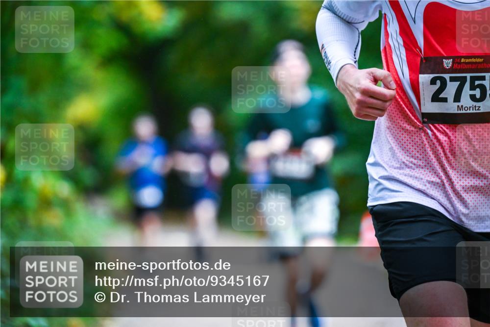 12.10.2025 - Bramfelder Halbmarathon 2025 Dr. Thomas Lammeyer http://msf.ph/oto/9345167 12.10.2025 10:14:30 Laufen 34, 275 meine-sportfotos.de