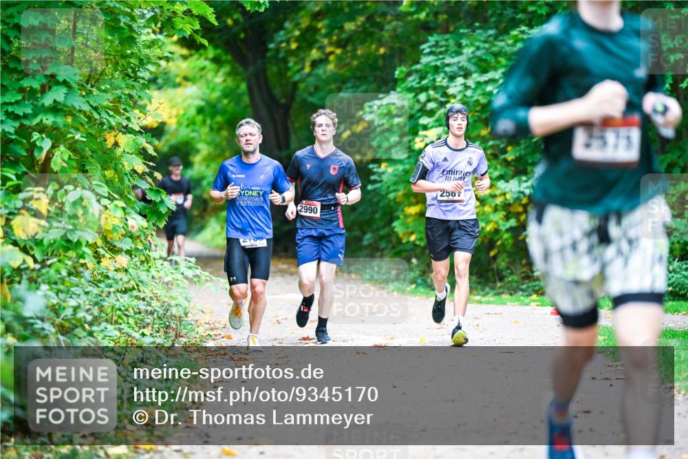 12.10.2025 - Bramfelder Halbmarathon 2025 Dr. Thomas Lammeyer http://msf.ph/oto/9345170 12.10.2025 10:14:31 Laufen 2990, 256, 2575 meine-sportfotos.de
