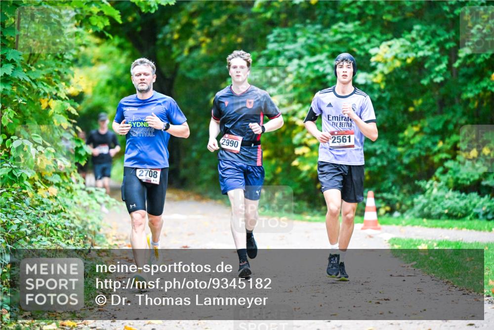 12.10.2025 - Bramfelder Halbmarathon 2025 Dr. Thomas Lammeyer http://msf.ph/oto/9345182 12.10.2025 10:14:33 Laufen 2990, 1, 2708, 813, 2561 meine-sportfotos.de