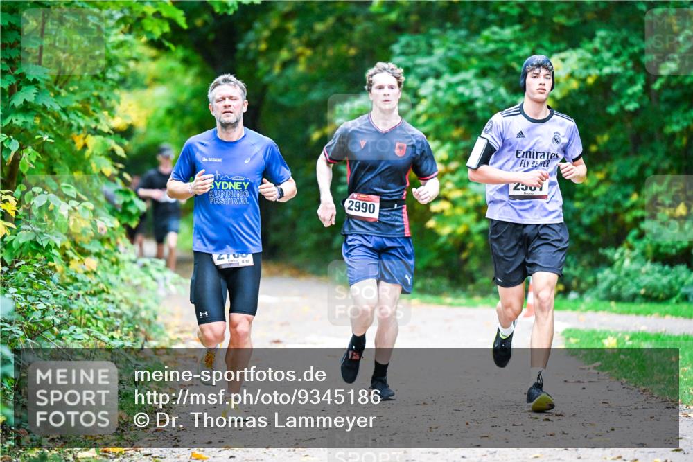 12.10.2025 - Bramfelder Halbmarathon 2025 Dr. Thomas Lammeyer http://msf.ph/oto/9345186 12.10.2025 10:14:34 Laufen 1, 13, 2990, 02, 2567 meine-sportfotos.de
