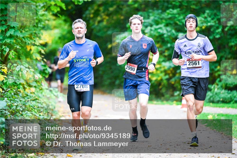 12.10.2025 - Bramfelder Halbmarathon 2025 Dr. Thomas Lammeyer http://msf.ph/oto/9345189 12.10.2025 10:14:34 Laufen 50, 2990, 2561, 2708, 13 meine-sportfotos.de