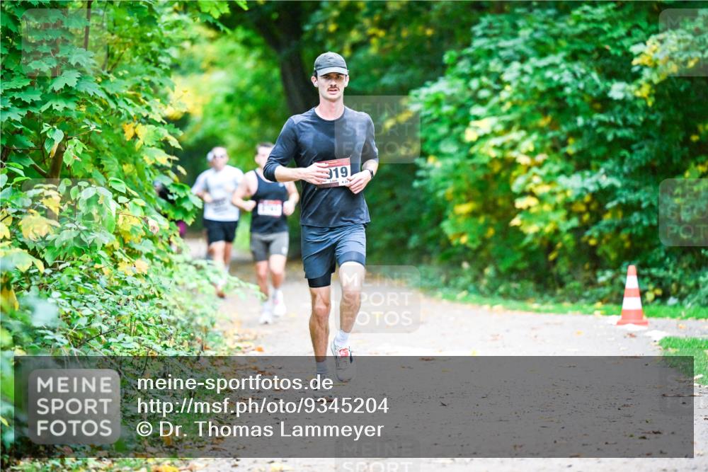 12.10.2025 - Bramfelder Halbmarathon 2025 Dr. Thomas Lammeyer http://msf.ph/oto/9345204 12.10.2025 10:14:40 Laufen 919, 31 meine-sportfotos.de