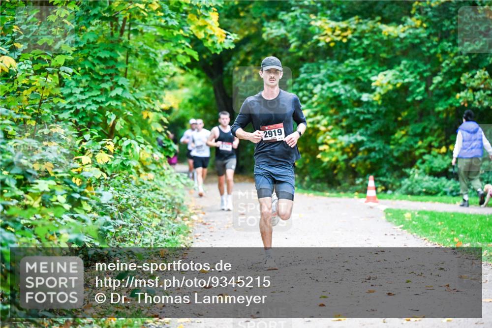 12.10.2025 - Bramfelder Halbmarathon 2025 Dr. Thomas Lammeyer http://msf.ph/oto/9345215 12.10.2025 10:14:41 Laufen 2919 meine-sportfotos.de