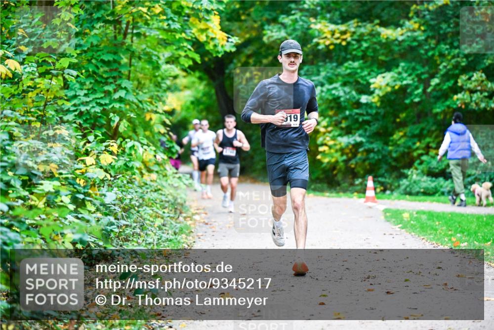 12.10.2025 - Bramfelder Halbmarathon 2025 Dr. Thomas Lammeyer http://msf.ph/oto/9345217 12.10.2025 10:14:42 Laufen 19, 31 meine-sportfotos.de