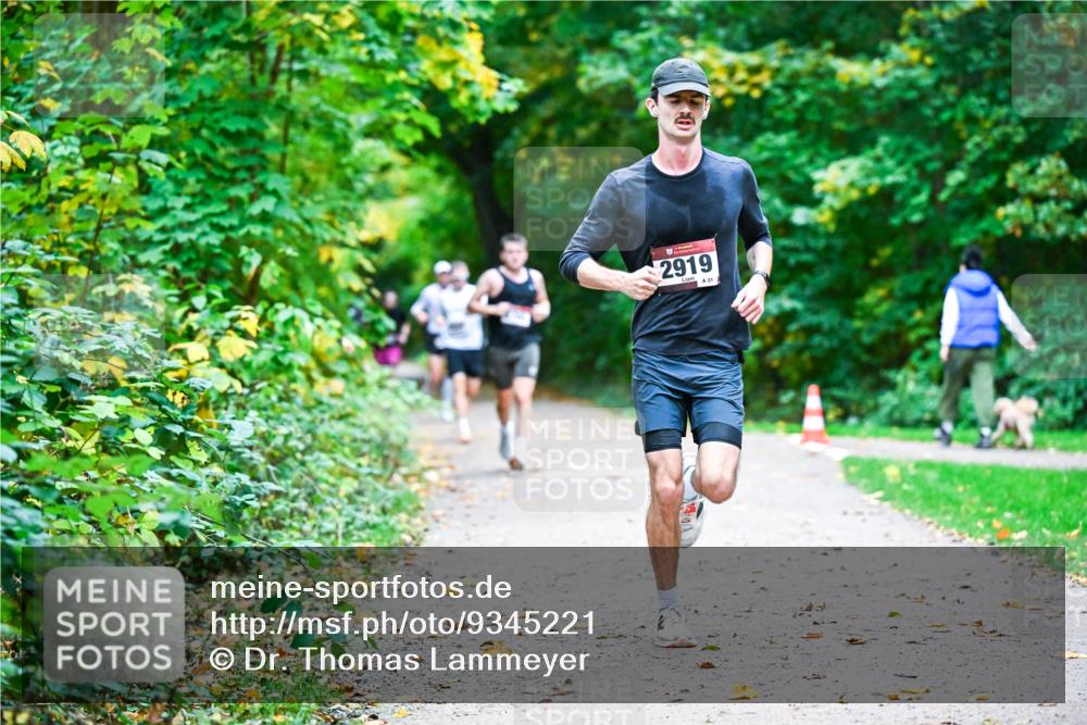 12.10.2025 - Bramfelder Halbmarathon 2025 Dr. Thomas Lammeyer http://msf.ph/oto/9345221 12.10.2025 10:14:42 Laufen 2919 meine-sportfotos.de