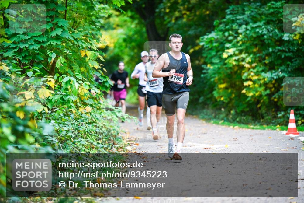 12.10.2025 - Bramfelder Halbmarathon 2025 Dr. Thomas Lammeyer http://msf.ph/oto/9345223 12.10.2025 10:14:43 Laufen 2908, 2765 meine-sportfotos.de