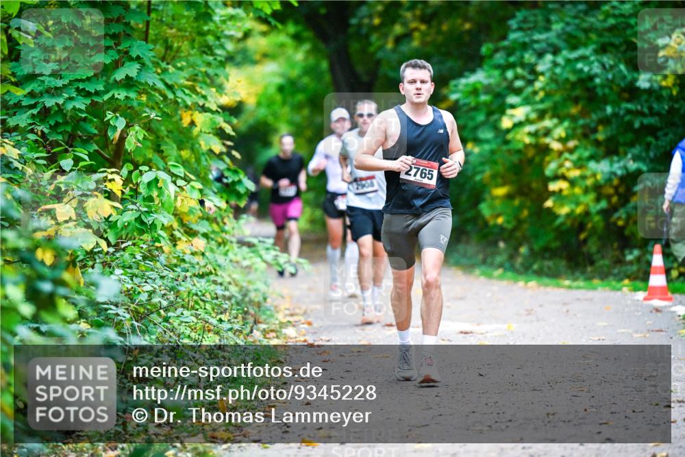 12.10.2025 - Bramfelder Halbmarathon 2025 Dr. Thomas Lammeyer http://msf.ph/oto/9345228 12.10.2025 10:14:44 Laufen 2765 meine-sportfotos.de
