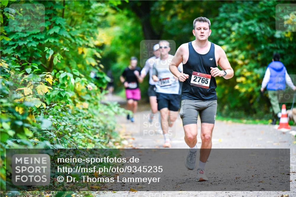12.10.2025 - Bramfelder Halbmarathon 2025 Dr. Thomas Lammeyer http://msf.ph/oto/9345235 12.10.2025 10:14:45 Laufen 2765 meine-sportfotos.de