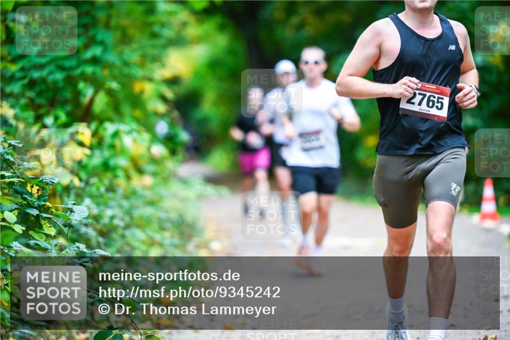 12.10.2025 - Bramfelder Halbmarathon 2025 Dr. Thomas Lammeyer http://msf.ph/oto/9345242 12.10.2025 10:14:46 Laufen 2765 meine-sportfotos.de