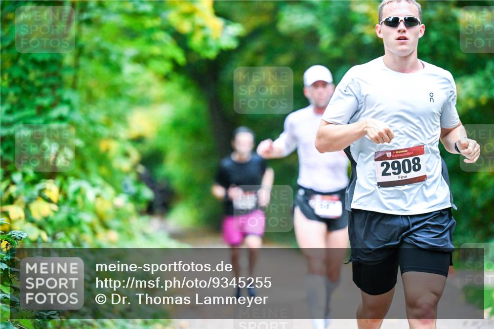 12.10.2025 - Bramfelder Halbmarathon 2025 Dr. Thomas Lammeyer http://msf.ph/oto/9345255 12.10.2025 10:14:49 Laufen 34, 2908 meine-sportfotos.de