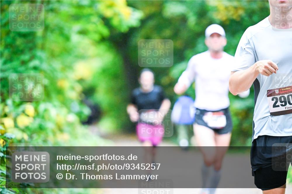 12.10.2025 - Bramfelder Halbmarathon 2025 Dr. Thomas Lammeyer http://msf.ph/oto/9345257 12.10.2025 10:14:50 Laufen 34, 290 meine-sportfotos.de