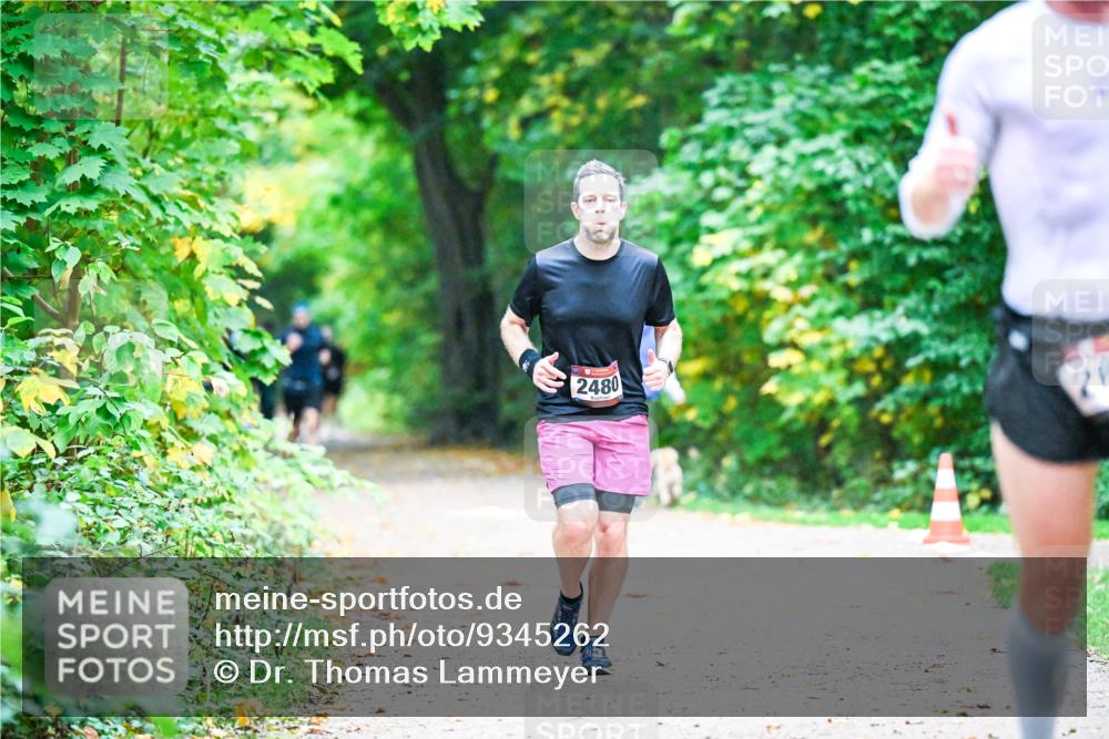 12.10.2025 - Bramfelder Halbmarathon 2025 Dr. Thomas Lammeyer http://msf.ph/oto/9345262 12.10.2025 10:14:51 Laufen 2480 meine-sportfotos.de