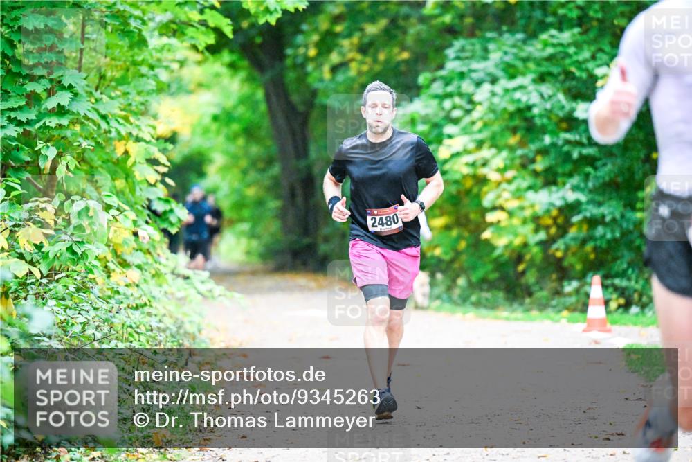 12.10.2025 - Bramfelder Halbmarathon 2025 Dr. Thomas Lammeyer http://msf.ph/oto/9345263 12.10.2025 10:14:51 Laufen 2480 meine-sportfotos.de