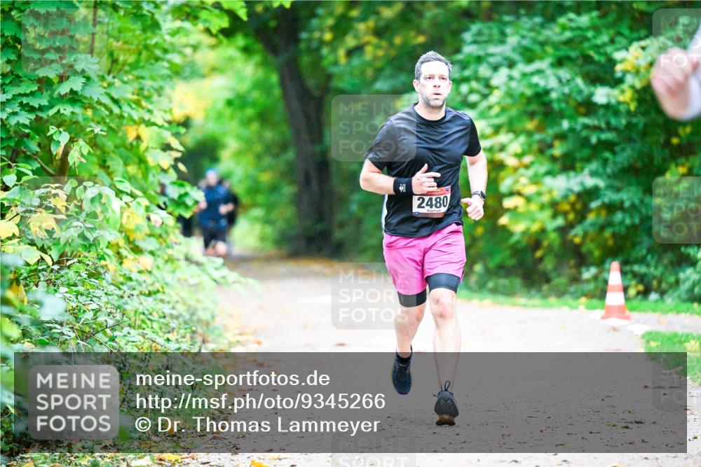 12.10.2025 - Bramfelder Halbmarathon 2025 Dr. Thomas Lammeyer http://msf.ph/oto/9345266 12.10.2025 10:14:51 Laufen 2480 meine-sportfotos.de