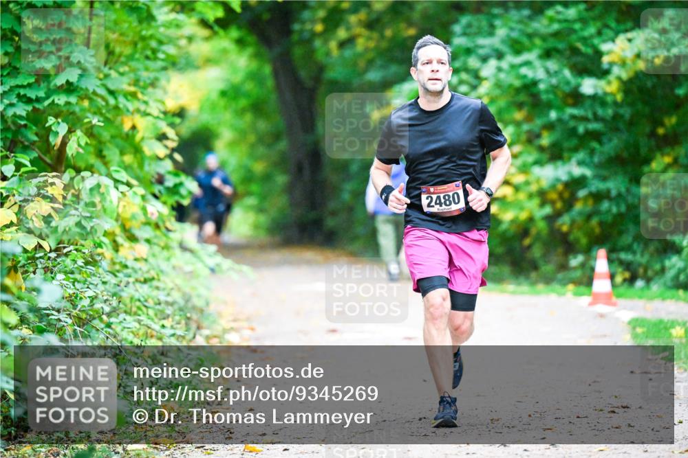 12.10.2025 - Bramfelder Halbmarathon 2025 Dr. Thomas Lammeyer http://msf.ph/oto/9345269 12.10.2025 10:14:52 Laufen 2480 meine-sportfotos.de