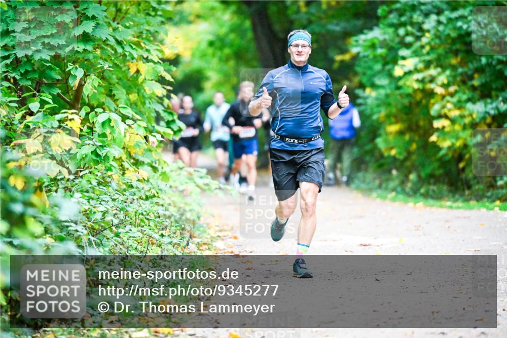 12.10.2025 - Bramfelder Halbmarathon 2025 Dr. Thomas Lammeyer http://msf.ph/oto/9345277 12.10.2025 10:15:00 Laufen 3 meine-sportfotos.de