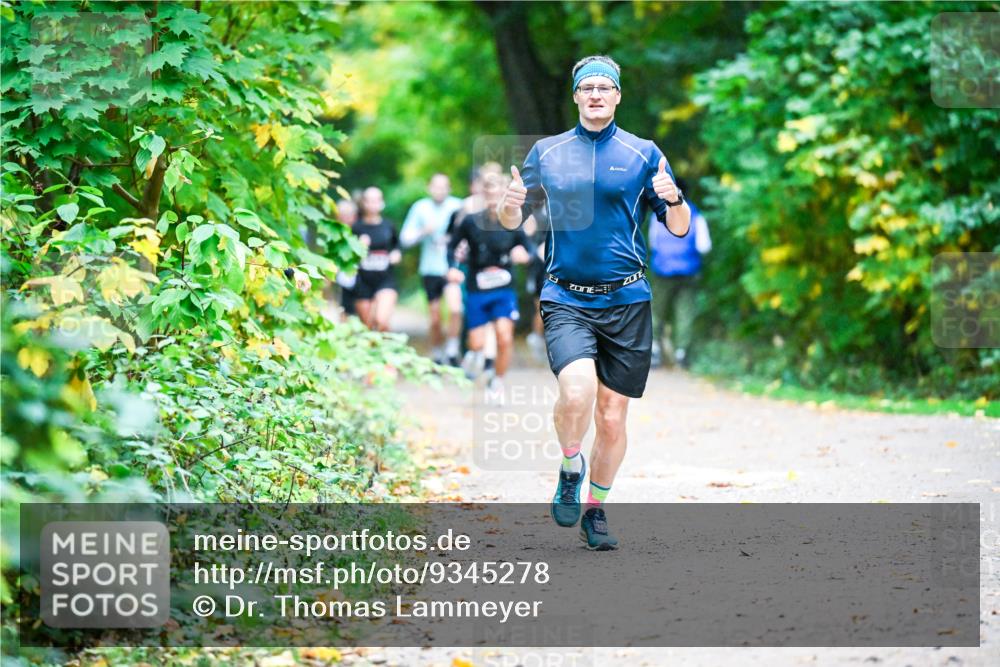 12.10.2025 - Bramfelder Halbmarathon 2025 Dr. Thomas Lammeyer http://msf.ph/oto/9345278 12.10.2025 10:15:00 Laufen  meine-sportfotos.de