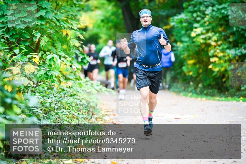 12.10.2025 - Bramfelder Halbmarathon 2025 Dr. Thomas Lammeyer http://msf.ph/oto/9345279 12.10.2025 10:15:00 Laufen  meine-sportfotos.de